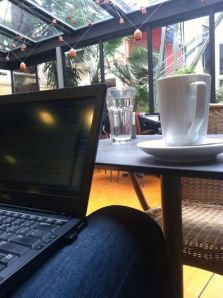 Στο καφέ του βιβλιοπωλείου